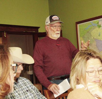 Freestone County resident Ed O’Neill expresses gratitude, at the Freestone County Commissioners Court’s March 20 meeting, to Elections Administrator René McBay for answering a question he had about voting. Photo by Roxanne Thompson/Fairfield Recorder