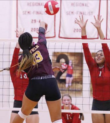 Breyunna Dowell (above) strikes into the heart of the Groesbeck squad. Angela Crane/For The Fairfield Recorder