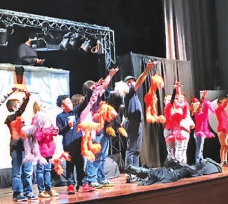 Dallas puppet company performs at Teague High