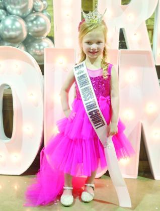 Georgia Mclain of Groesbeck is crowned the 2024 Mini Miss Tri-County. Photo by Mitchell Pate/Fairfield Recorder