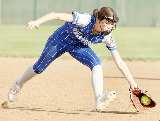 Wortham shortstop Dallas Hoag snags a ground ball during a game against Hubbard at Wortham on Tuesday, March 19. The Lady Bulldogs split two games last week and are 3-3 in district play. Photo by Jennifer Lansford/Fairfield Recorder